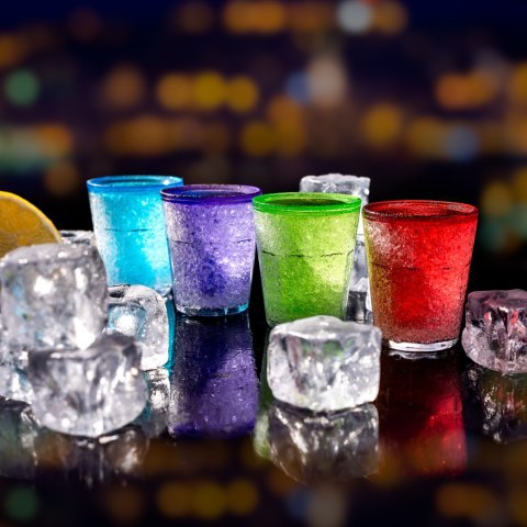 NIETOPNIEJĄCE KIELISZKI LODOWE NA 18 OSIEMNASTKĘ