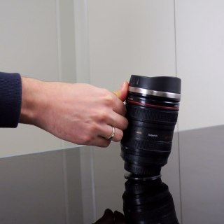 ANTYGRAWITACYJNY KUBEK OBIEKTYW