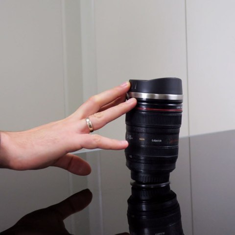 ANTYGRAWITACYJNY KUBEK OBIEKTYW