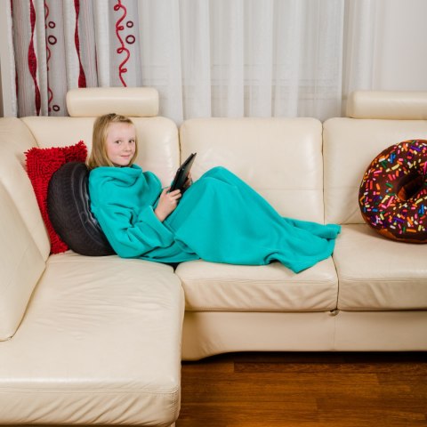 KOCYKO - SZLAFROK JUNIOR MIĘTOWY KOC Z RĘKAWAMI