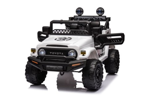 AUTO NA AKUMULATOR TOYOTA FJ BIAŁA 4X4