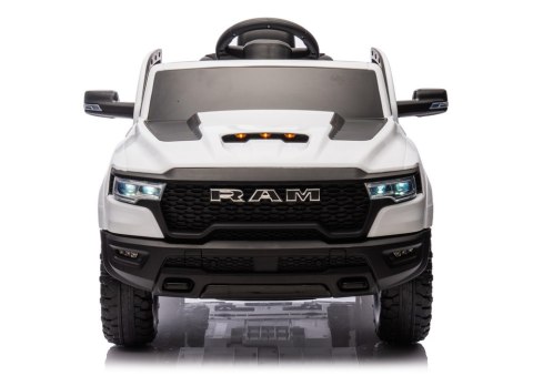 AUTO NA AKUMULATOR ZB618 DODGE RAM BIAŁY