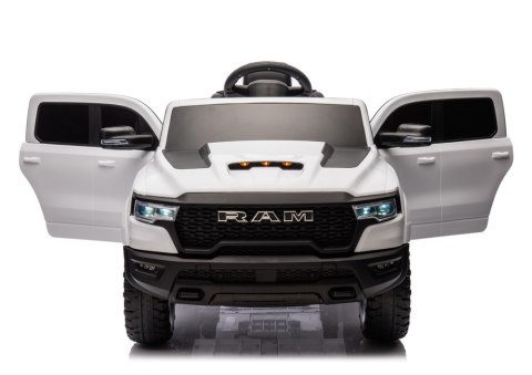 AUTO NA AKUMULATOR ZB618 DODGE RAM BIAŁY