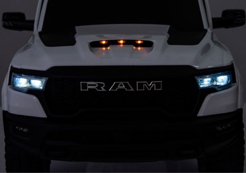 AUTO NA AKUMULATOR ZB618 DODGE RAM BIAŁY