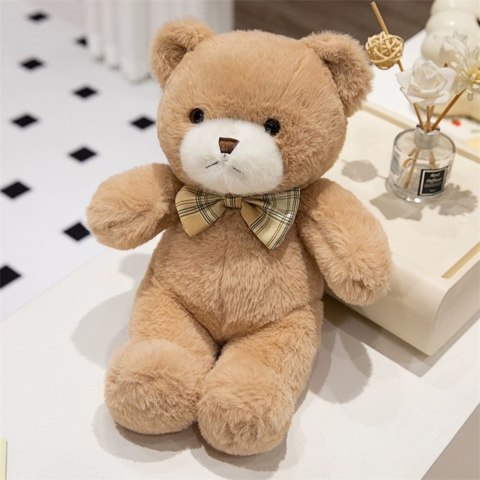 PLUSZOWA MASKOTKA PRZYTULANKA MIŚ Z KOKARDKĄ BEŻOWY 25CM