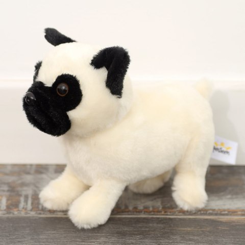 PLUSZOWA MASKOTKA PRZYTULANKA PIES MOPS BIAŁY 19CM