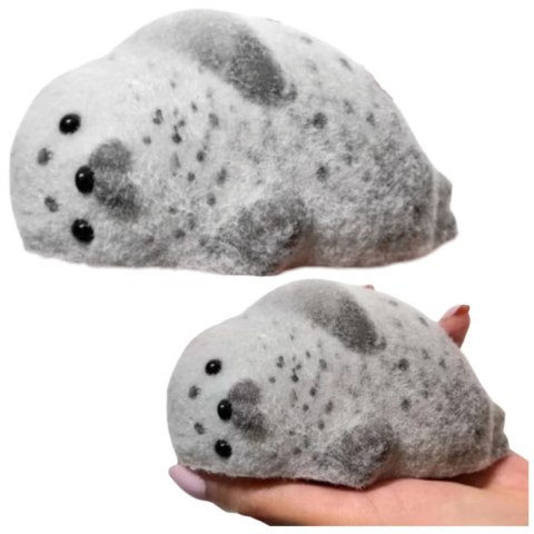 GNIOTEK SILIKONOWY FOKA Z SIERŚCIĄ MIĘKKA DO UGNIATANIA SZARA 12 CM