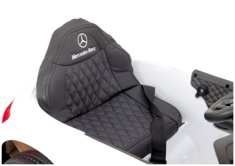 POJAZD NA AKUMULATOR MERCEDES KL-1666-1 BIAŁY