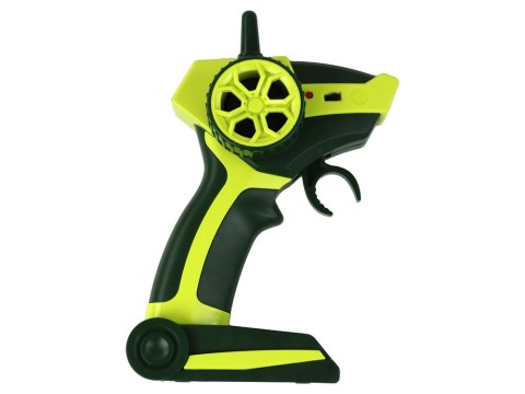 ZDALNIE STEROWANY ŻÓŁTY AMBULANS ZE ŚWIATŁAMI