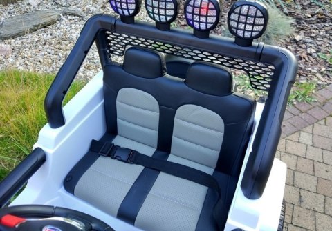 AUTO NA AKUMULATOR S2388 JEEP BIAŁY 4X45W