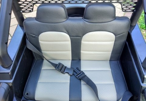 AUTO NA AKUMULATOR S2388 JEEP CZARNY 4X45W