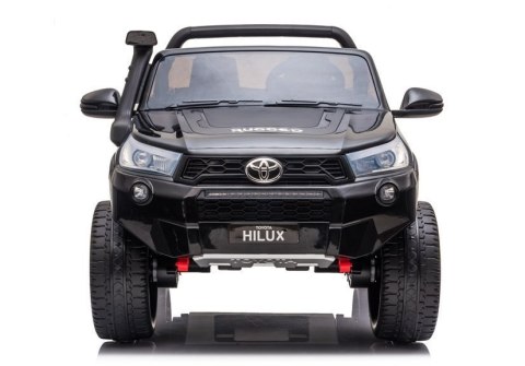 AUTO NA AKUMULATOR TOYOTA HILUX CZARNY LAKIEROWANY